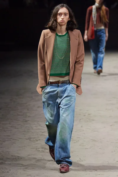 Look 52